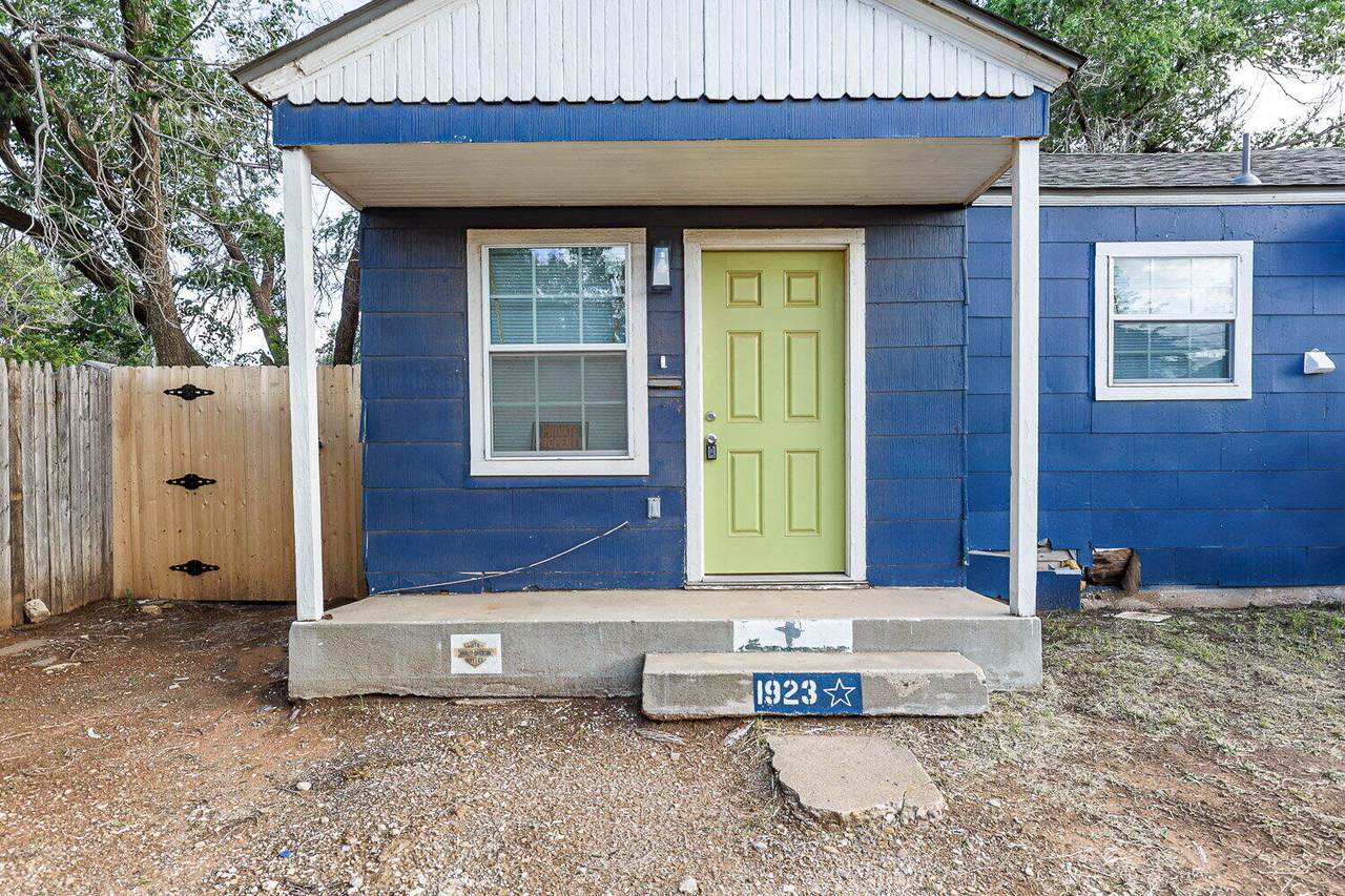 1923 21st Street - Photo 1