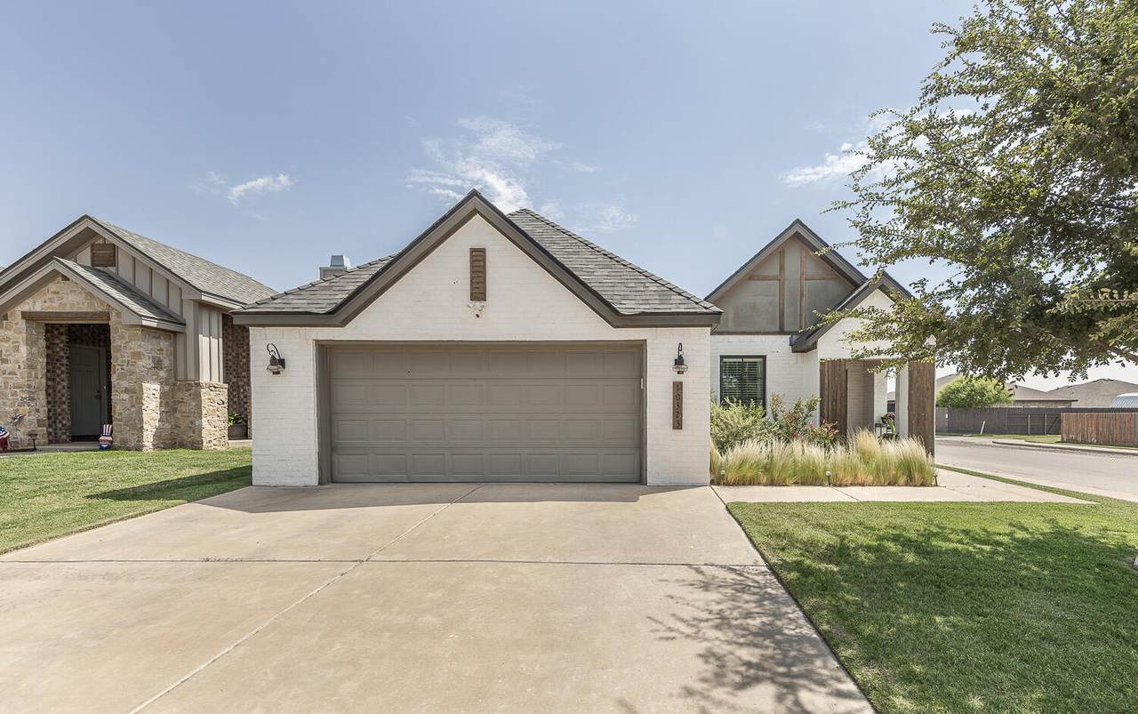 10323 Avenue X - Photo 1