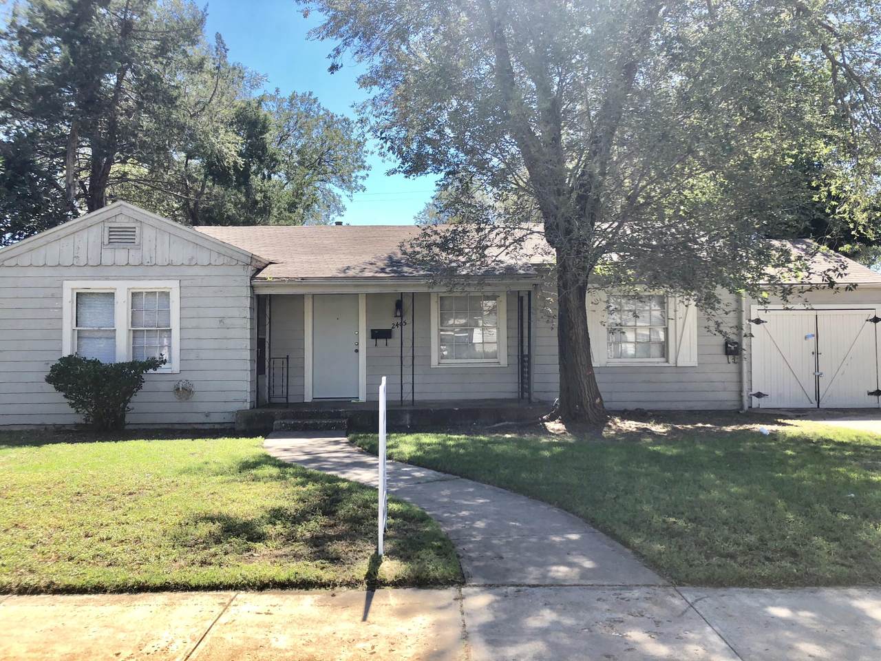 2405 27th Street - Photo 1