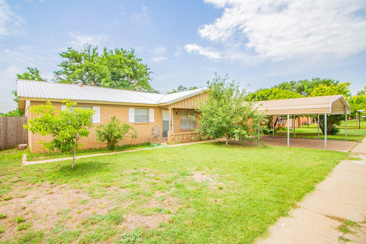 105 J B Avenue - Photo 1