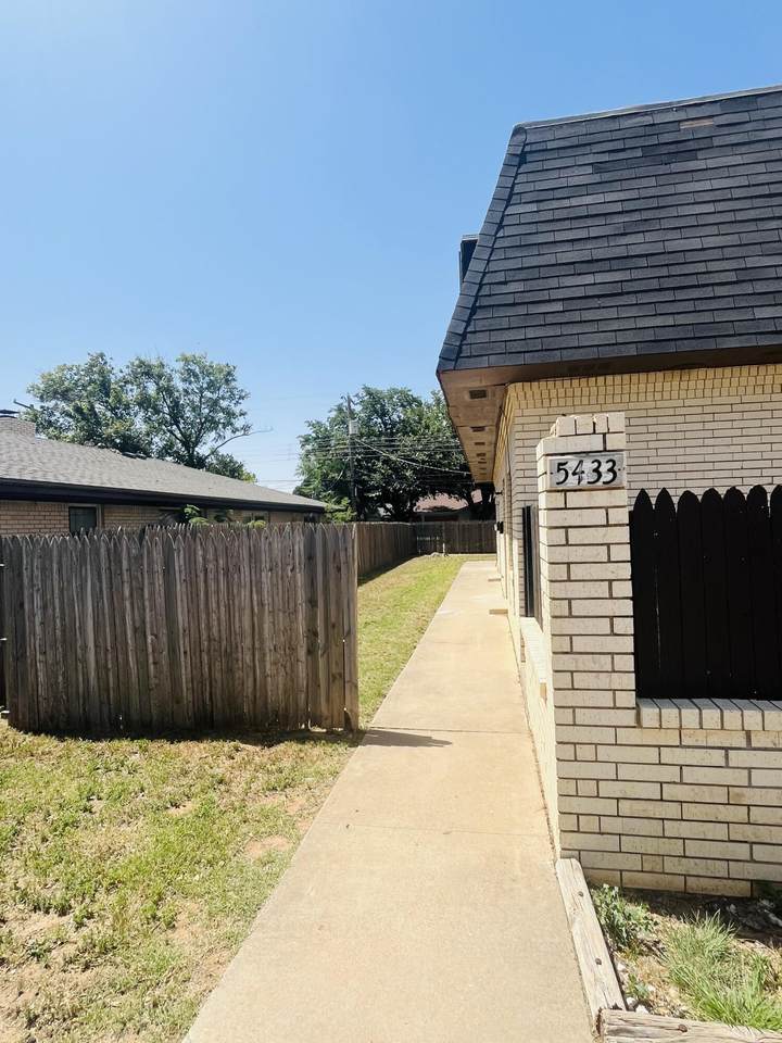 5433 40th Street - Photo 1