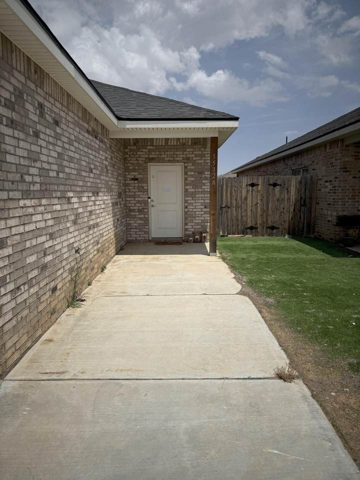 5512 Itasca Street - Photo 1
