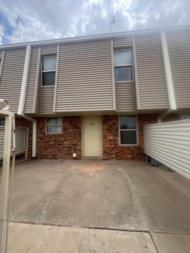 802 Matthew Avenue - Photo 1