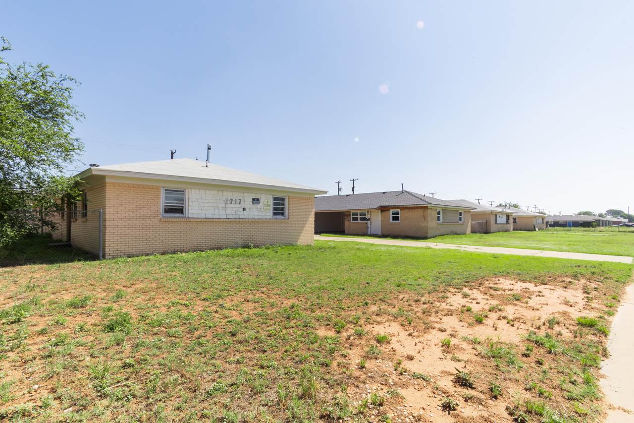 2721 2nd Street - Photo 1