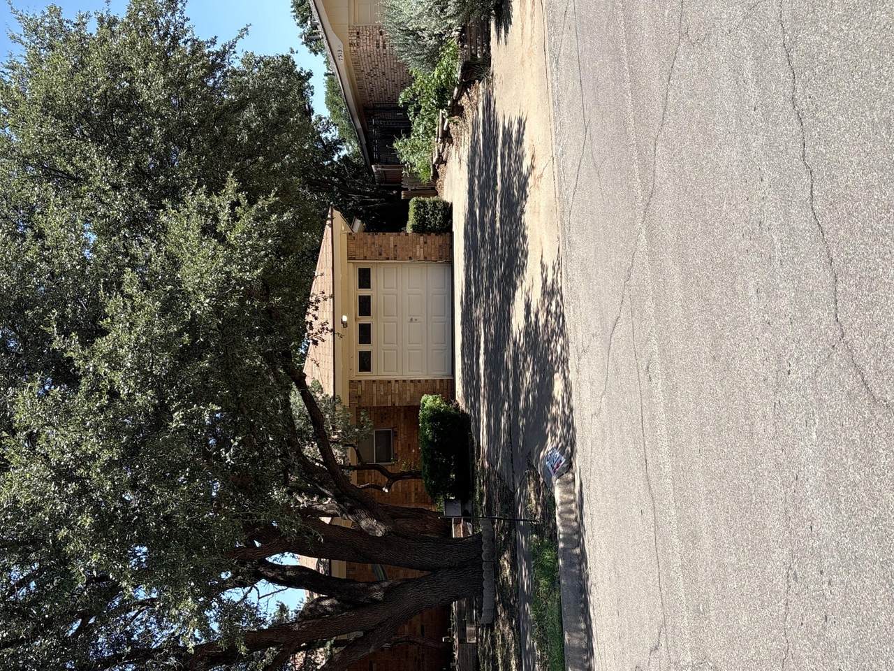 7511 Ave W - Photo 1