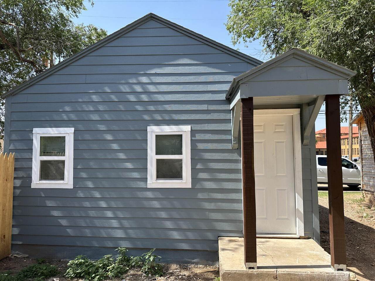 2114 20th Street - Photo 1
