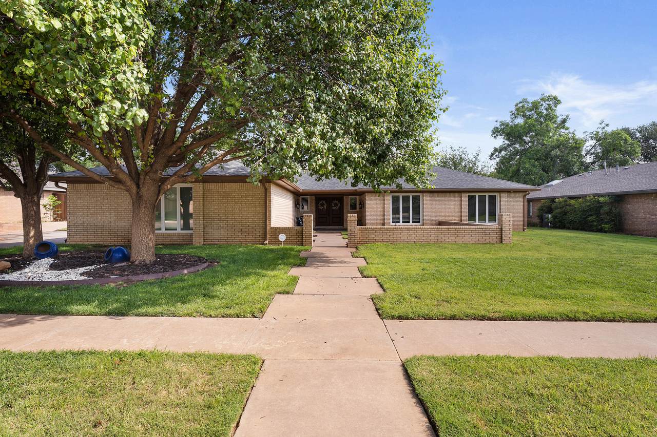 4018 88th Place - Photo 1