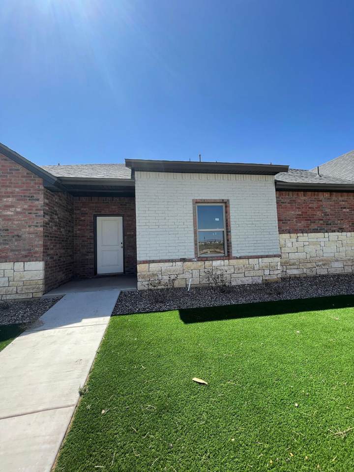 2527 134th Street - Photo 1