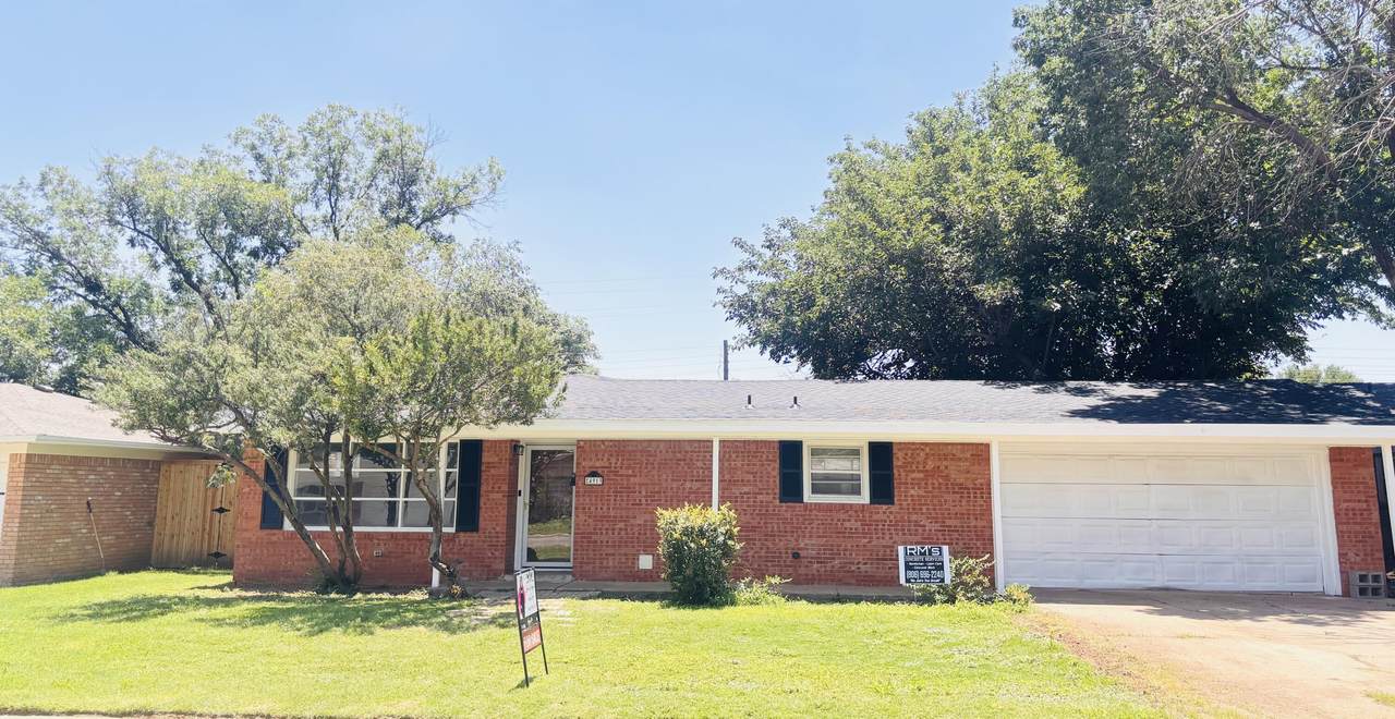 4913 17th Place - Photo 1