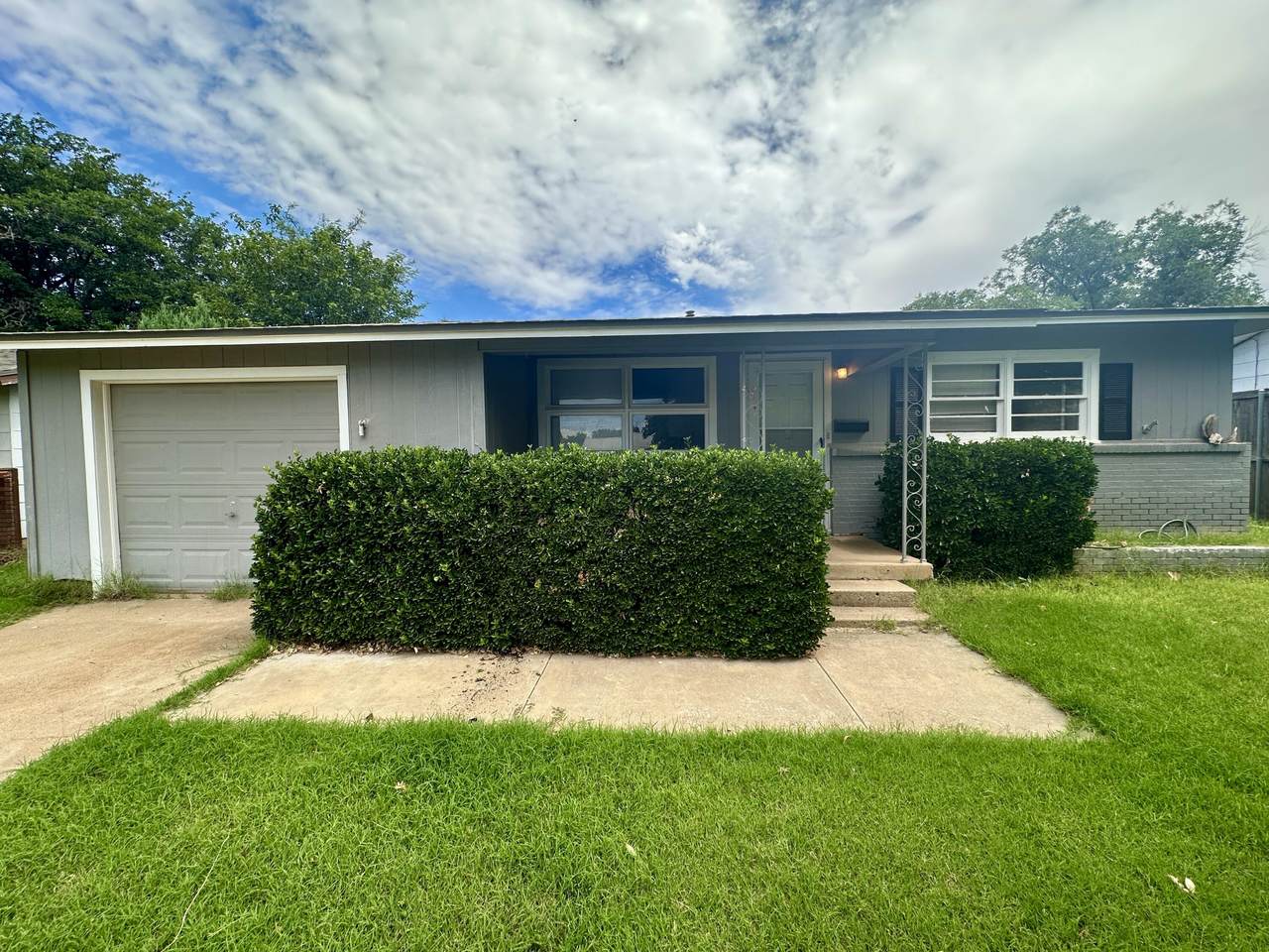 4616 43rd Street - Photo 1