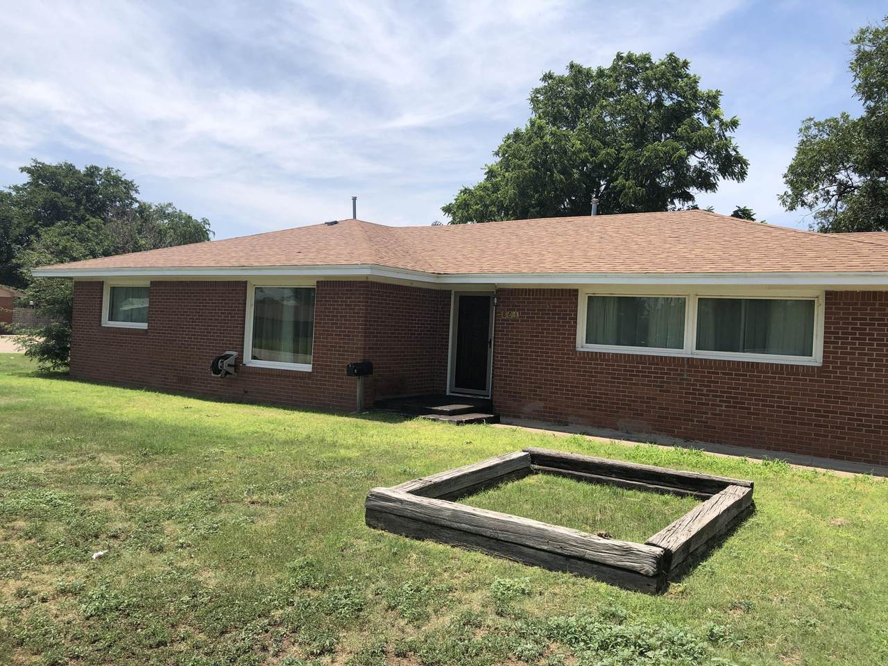 804 Broadway Street - Photo 1