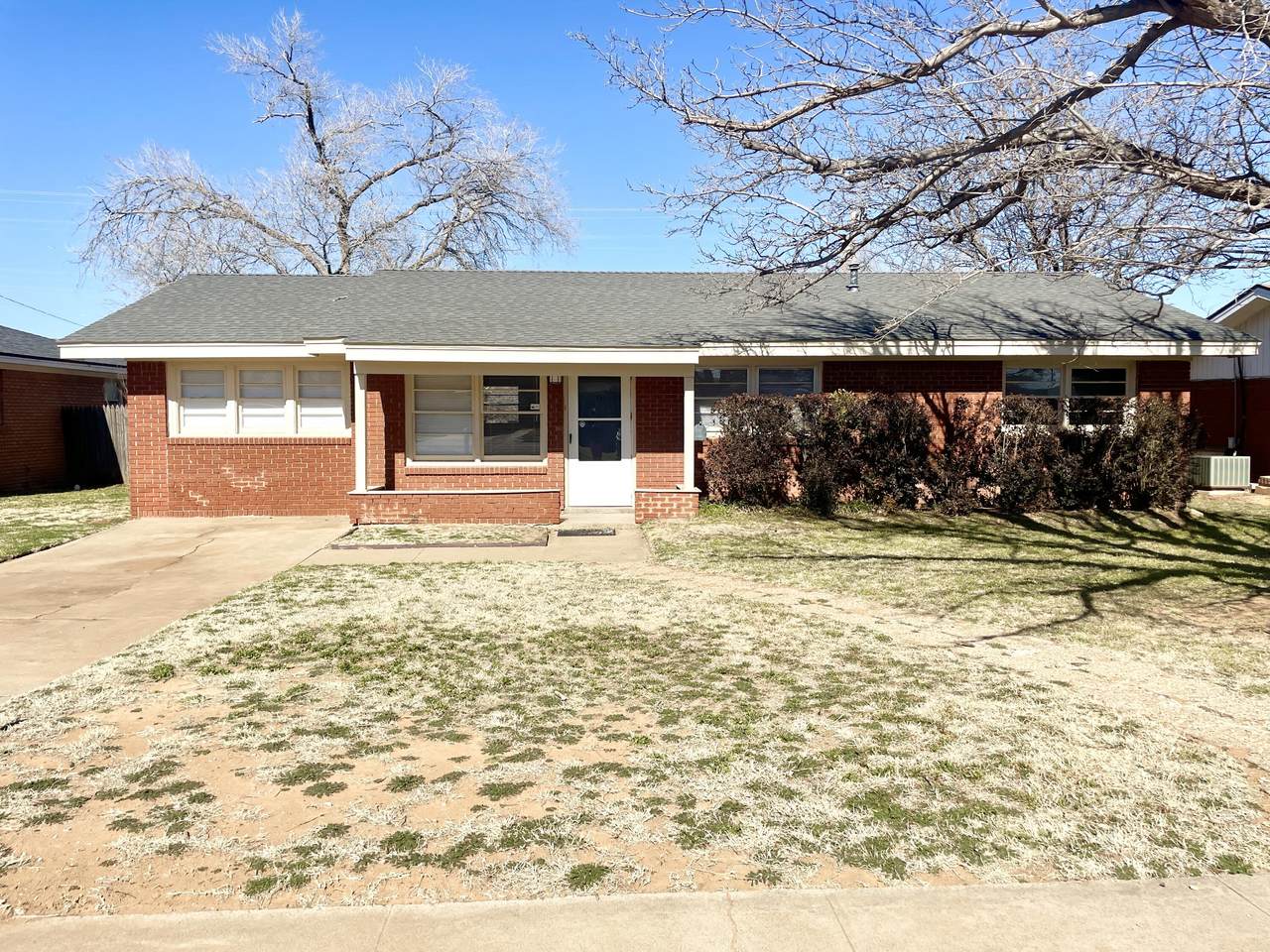 4910 9th Street - Photo 1