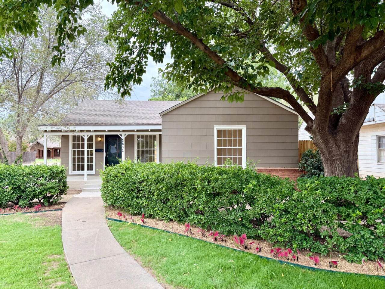2832 24th Street - Photo 1