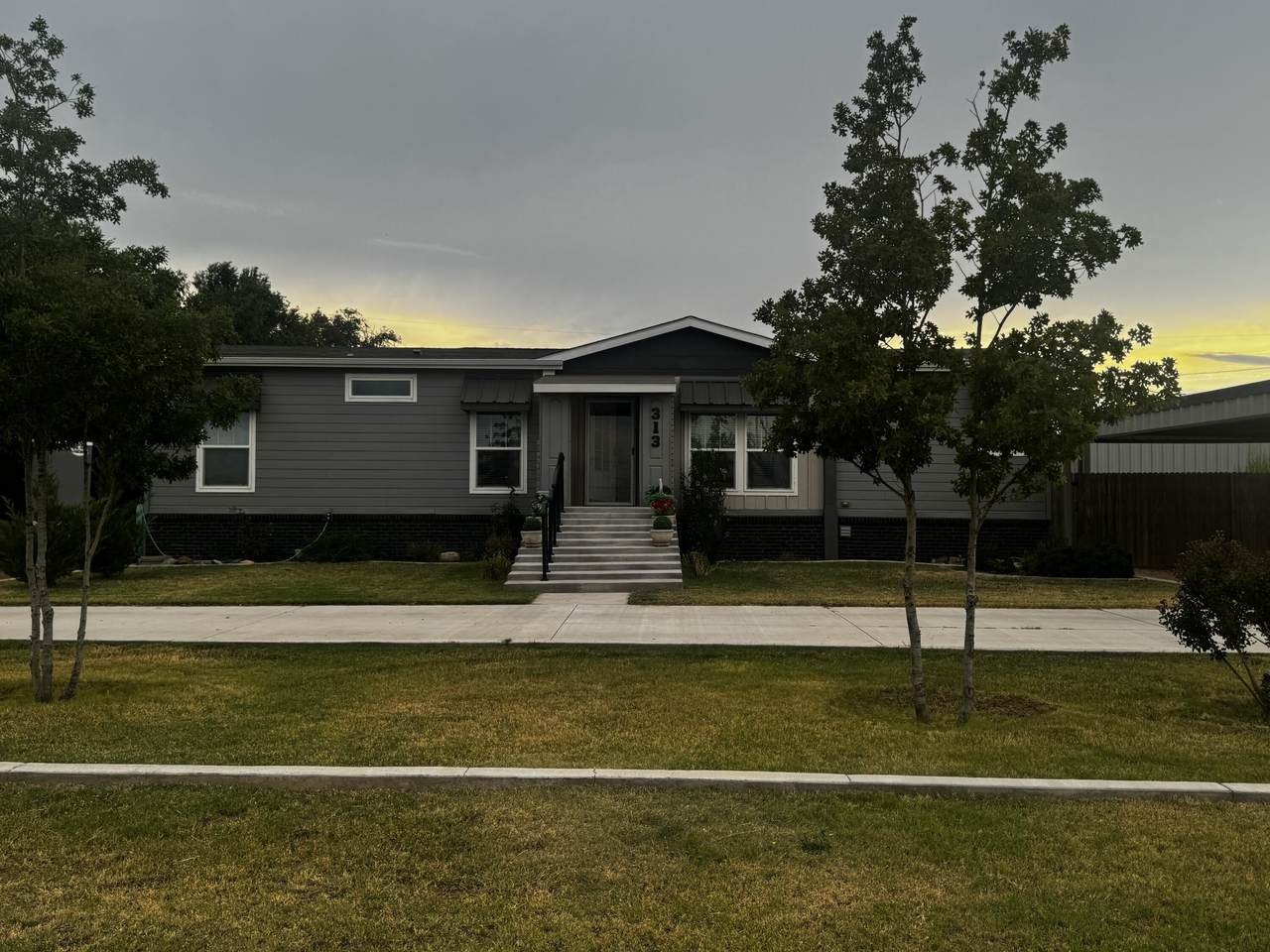 313 Pierce - Photo 1