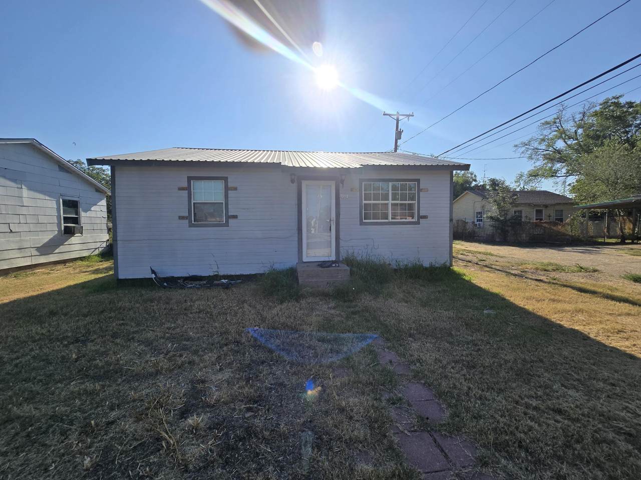 1104 Galveston - Photo 1