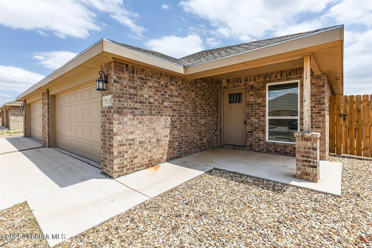 5511 Jarvis Street - Photo 1