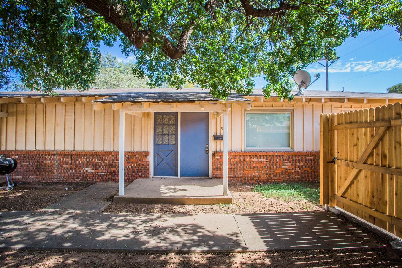 2811 43rd Street - Photo 1