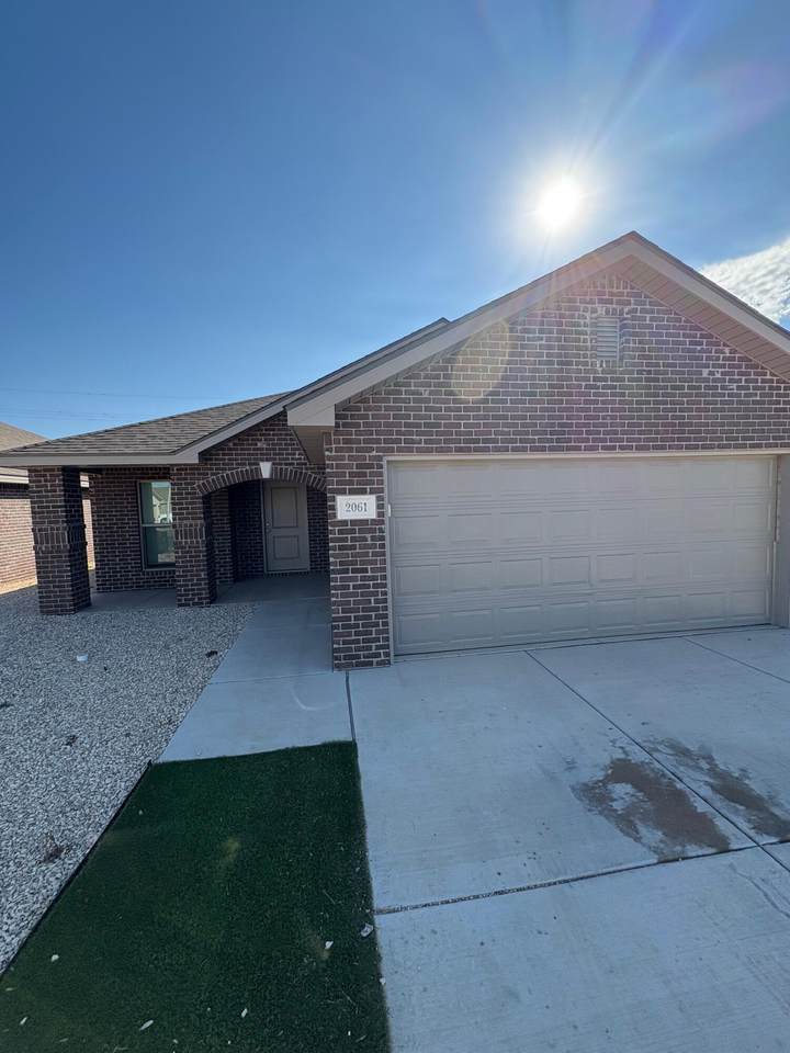 2061 Kenwood Avenue - Photo 1