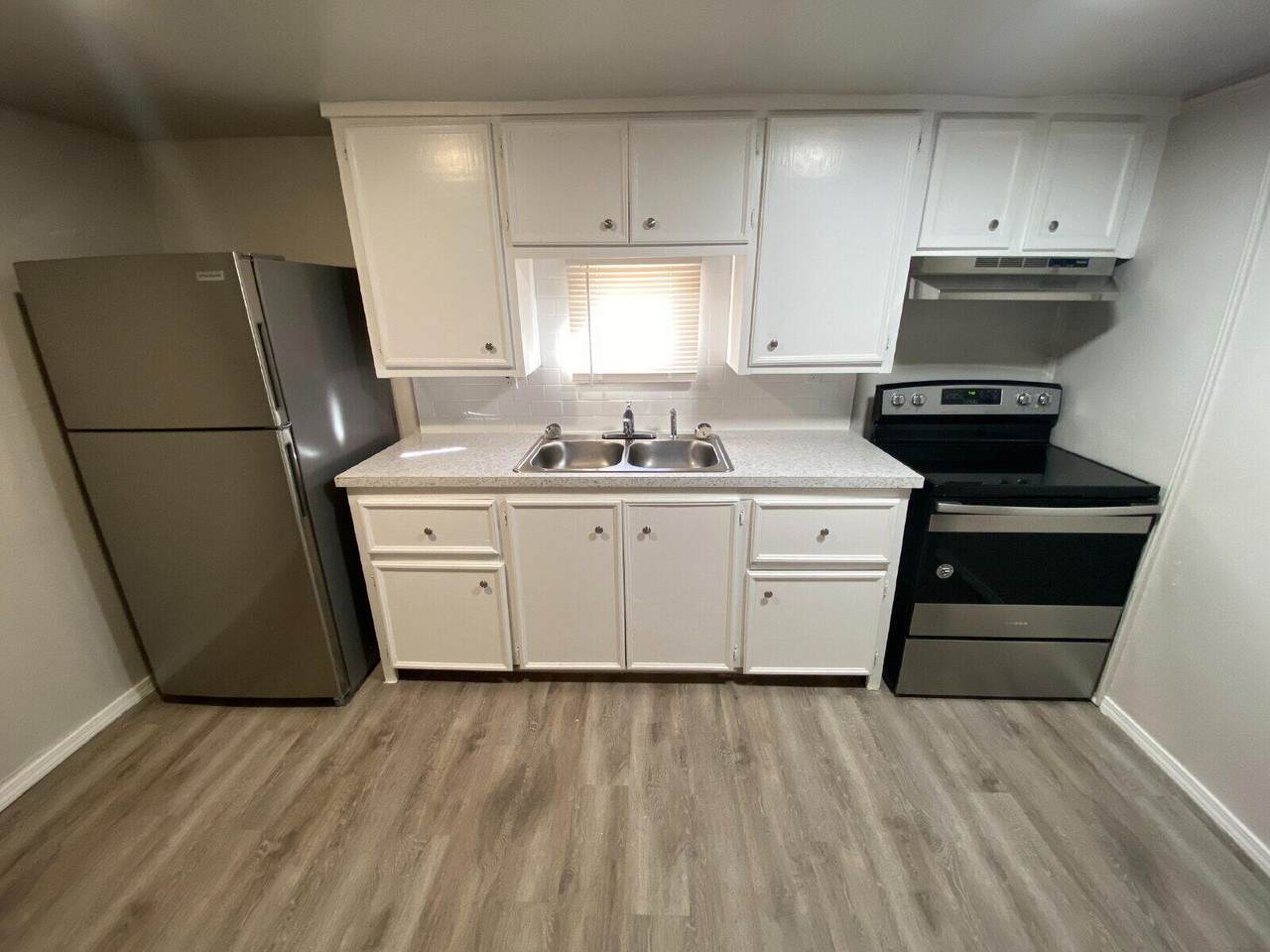 1915 26th Street - Photo 1