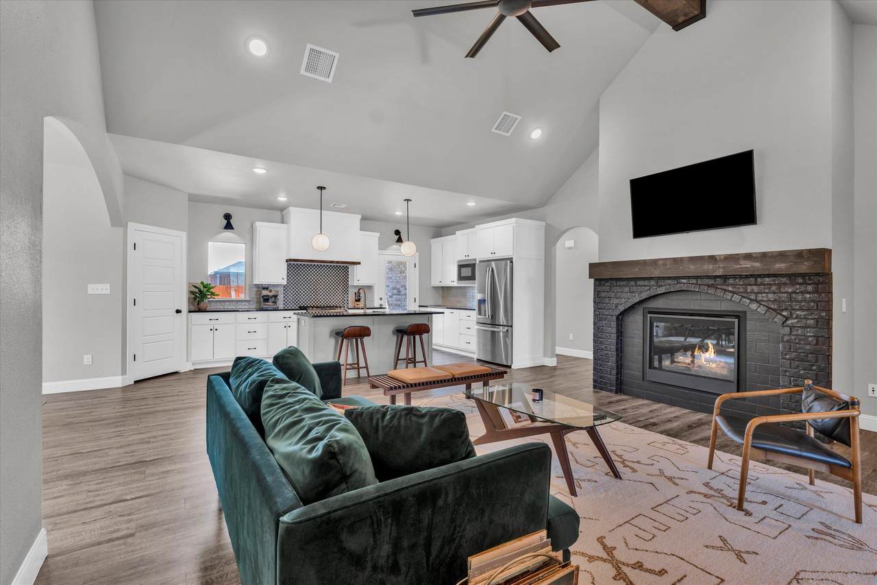 6803 52nd Street - Photo 1