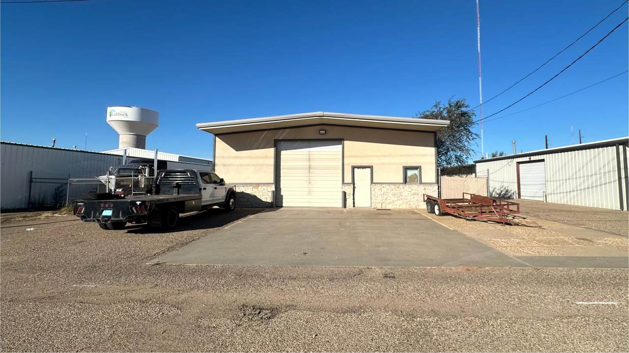 8412 Avenue P - Photo 1