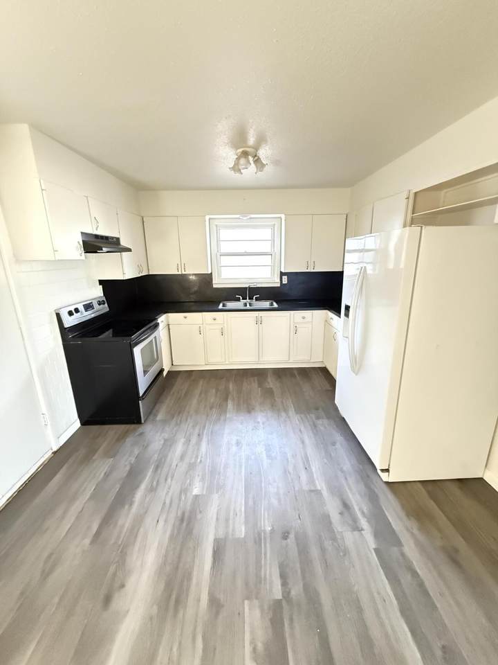 2609 42nd Street - Photo 1