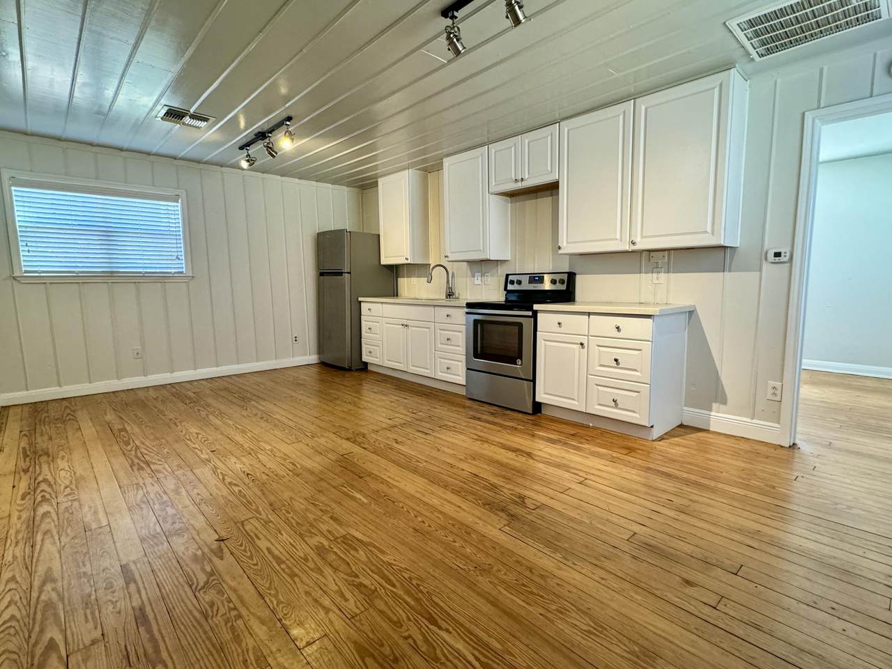 2107 14th Street - Photo 1