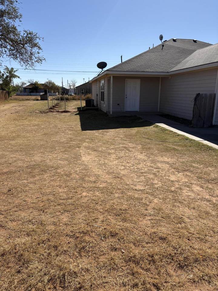 715 43rd Street - Photo 1