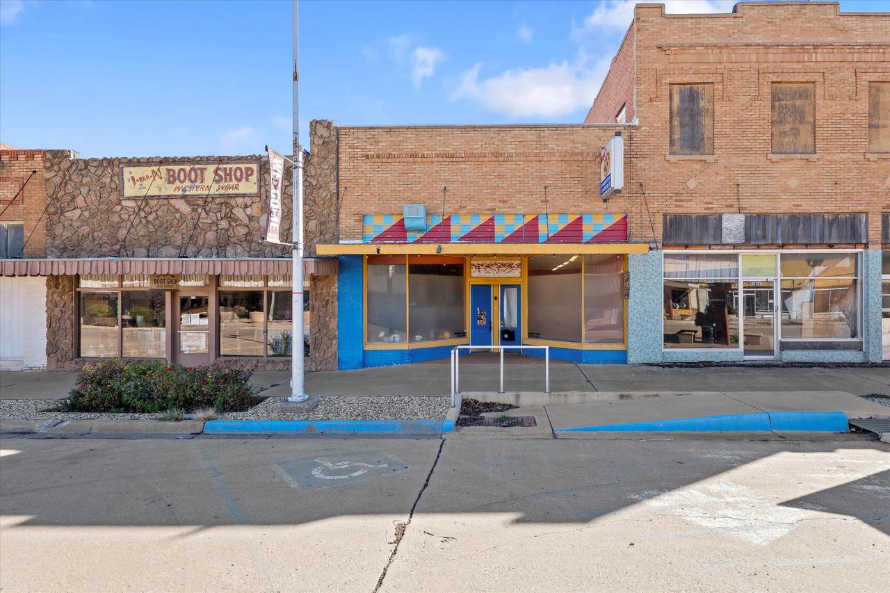 312 Phelps Avenue - Photo 1