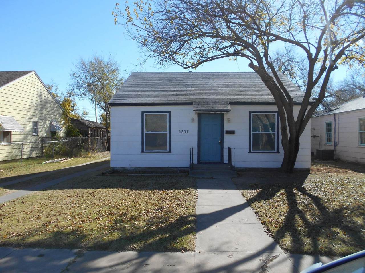 2207 26th Street - Photo 1