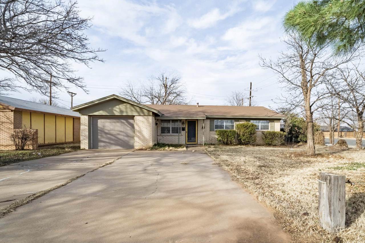 5202 47th Street - Photo 1