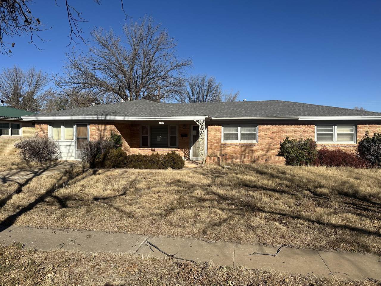 600 Avenue J - Photo 1