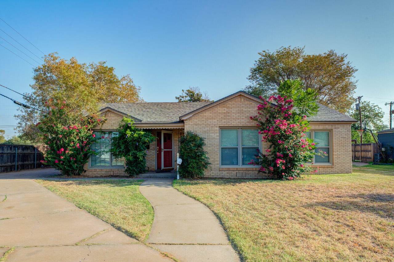 2430 30th Street - Photo 1