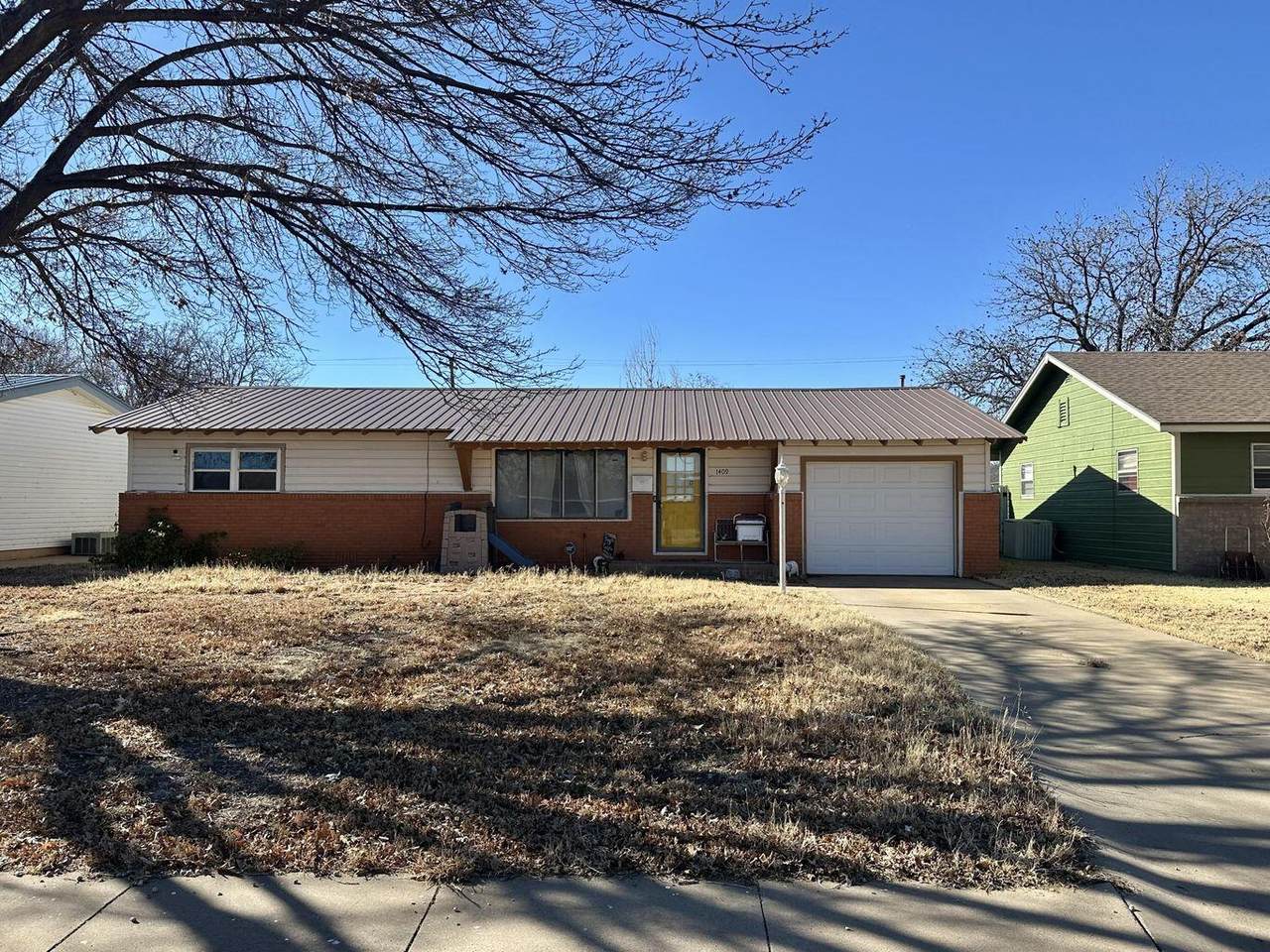 1409 Floydada Street - Photo 1