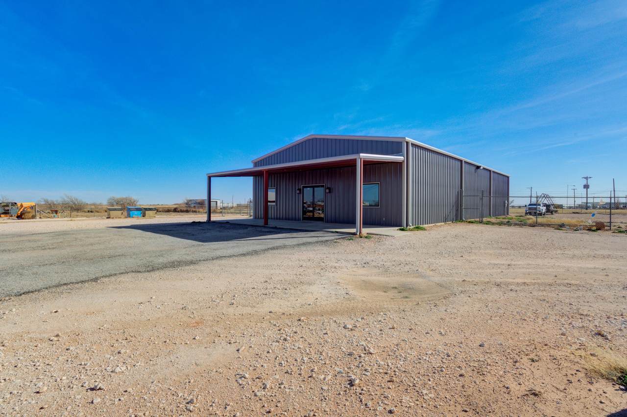 1106 Seagraves Road - Photo 1