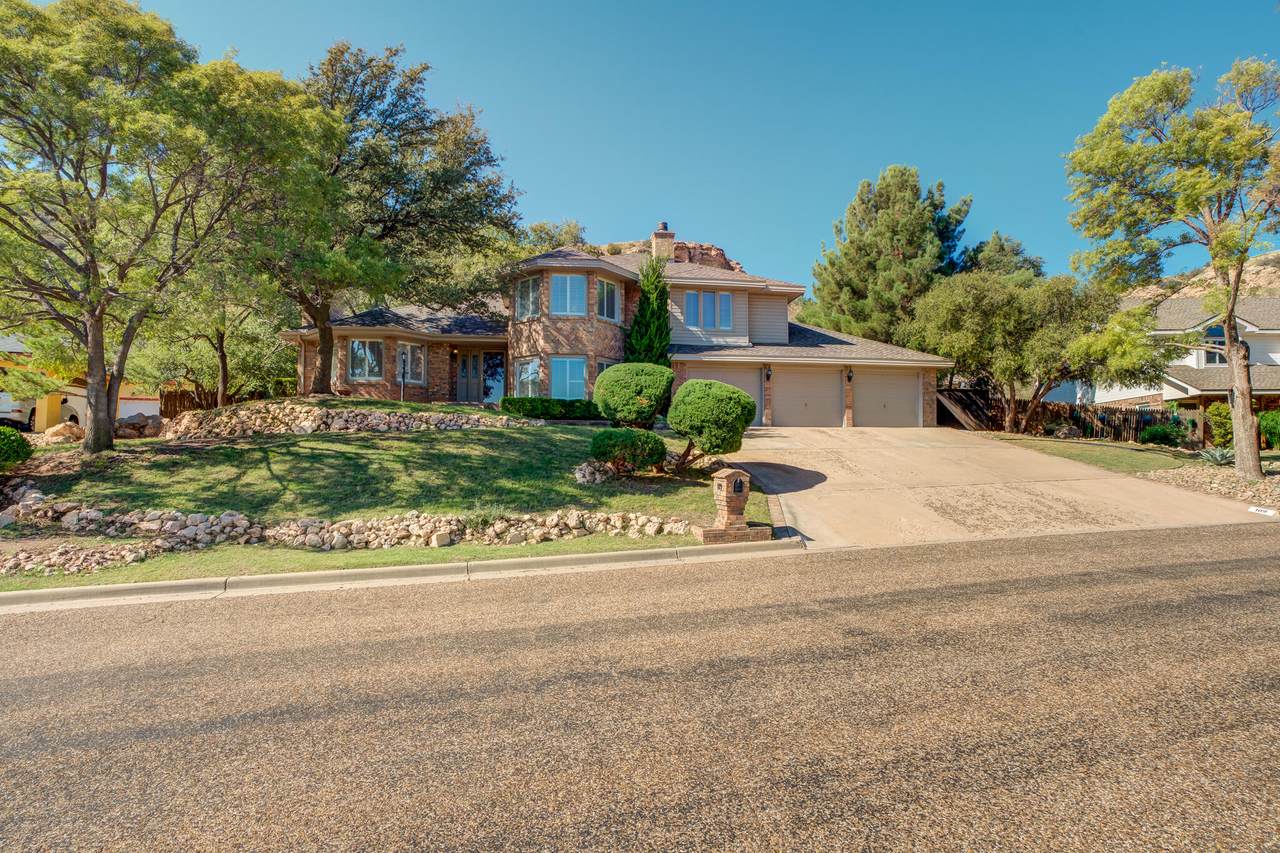 109 Lakeshore Drive - Photo 1