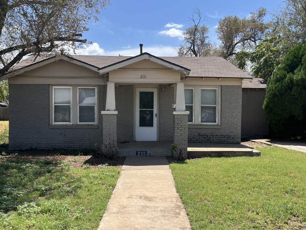 2111 25th Street - Photo 1