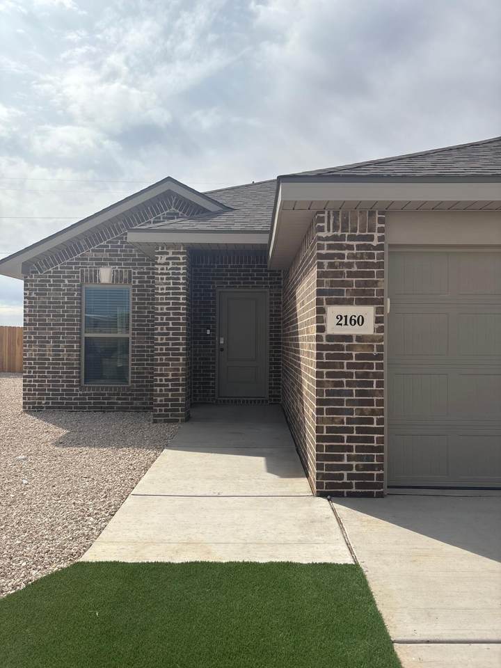 2160 Langford Avenue - Photo 1