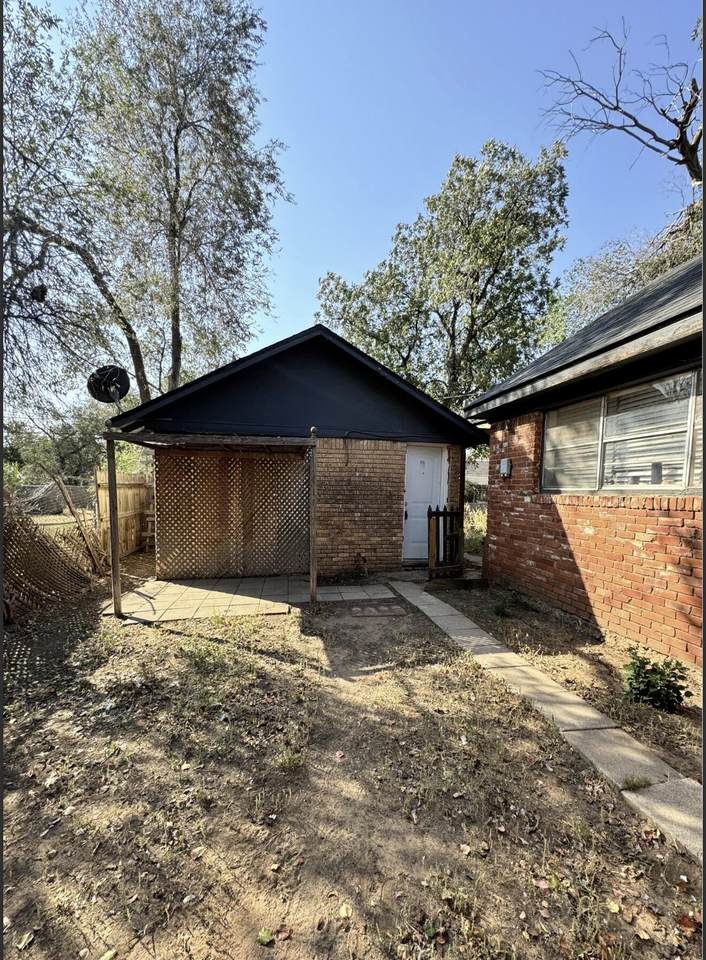 2109 22nd Street - Photo 1