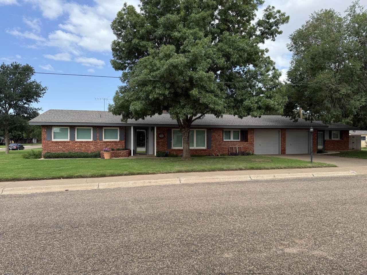 1901 Avenue R - Photo 1