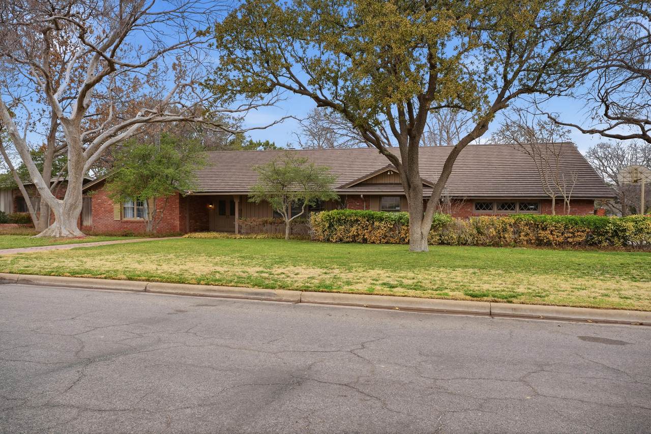 4602 13th Street - Photo 1