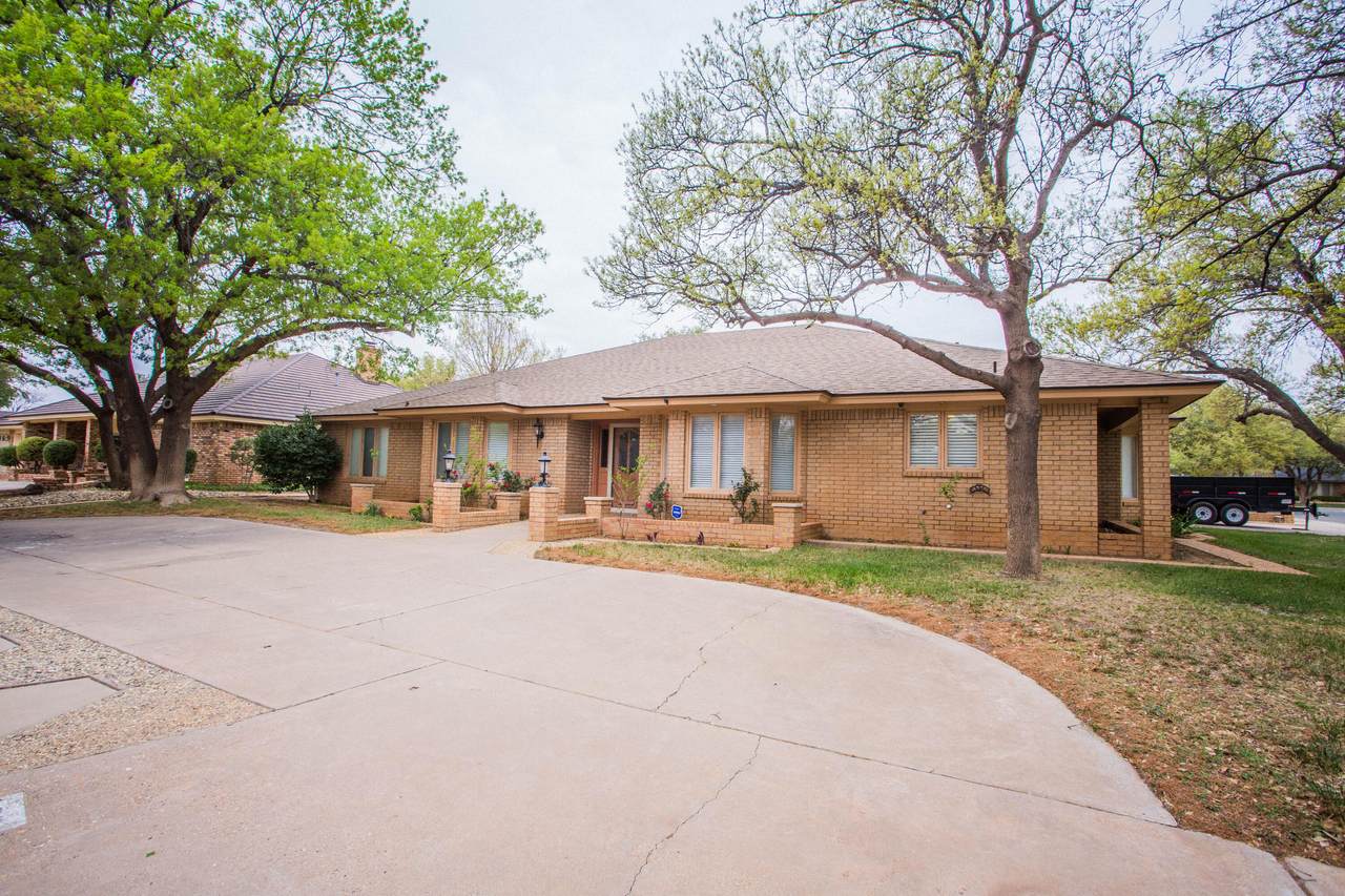4202 93rd Street - Photo 1
