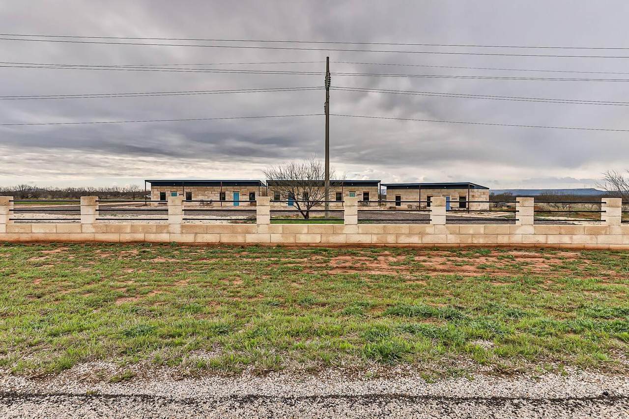 2456 Fm 3519 - Photo 1