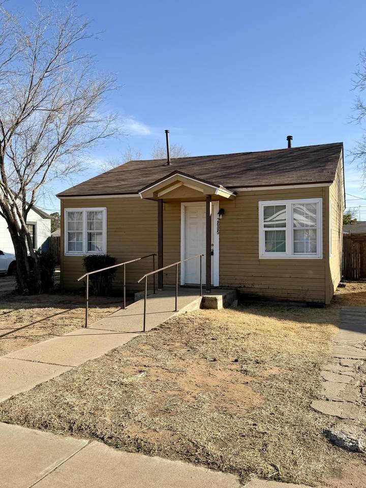 2605 1st Street - Photo 1