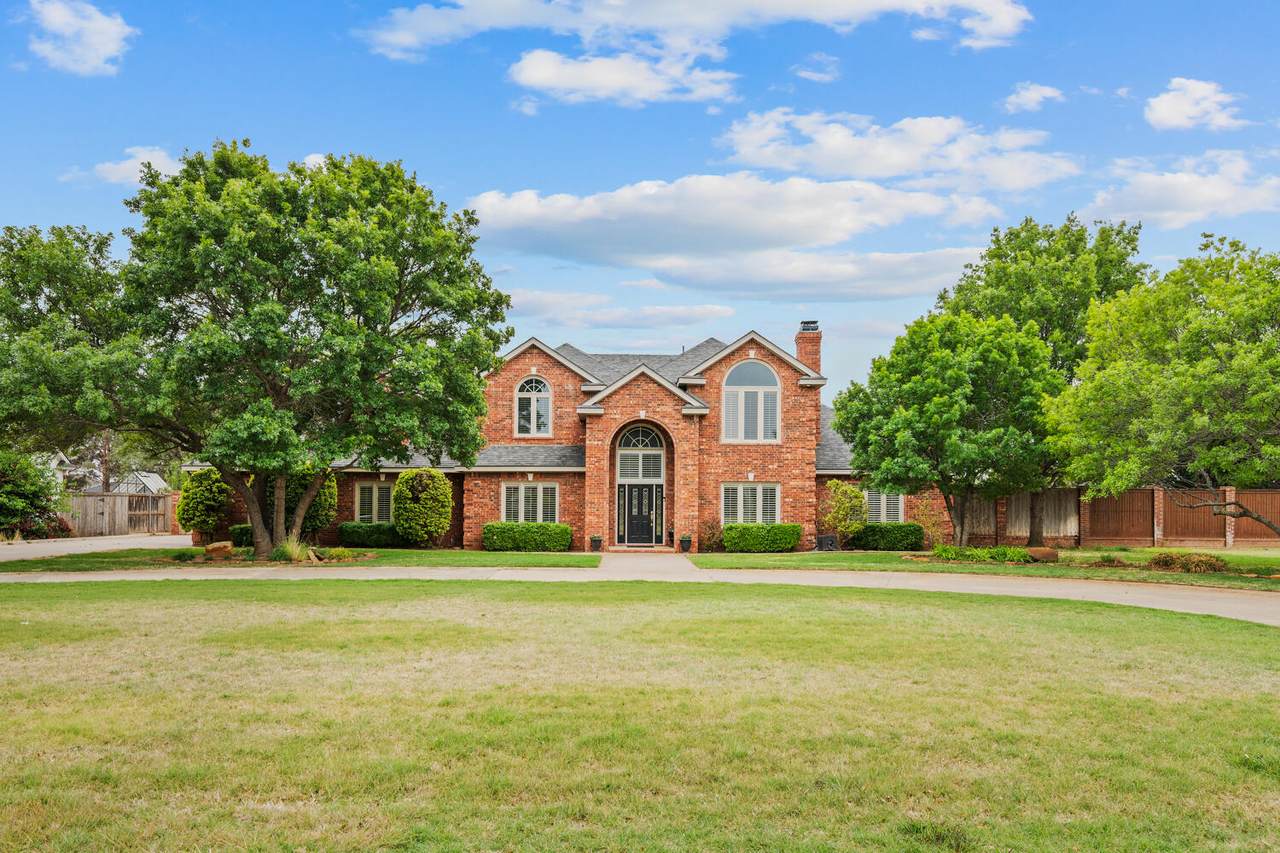 7107 87th Street - Photo 1