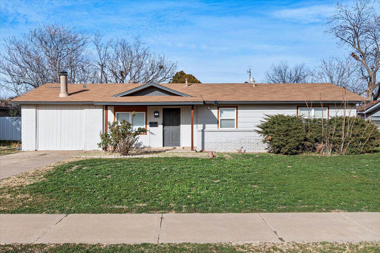 4824 8th Street - Photo 1