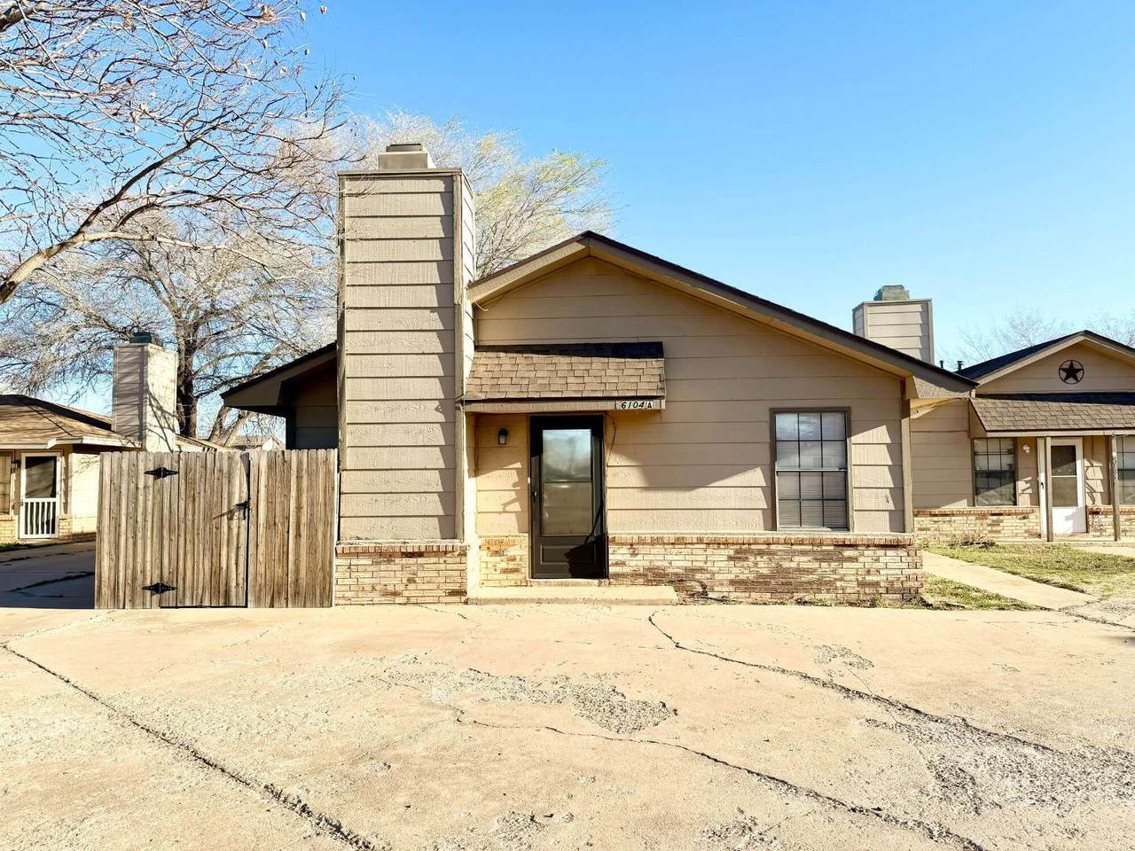 6104 37th Street - Photo 1