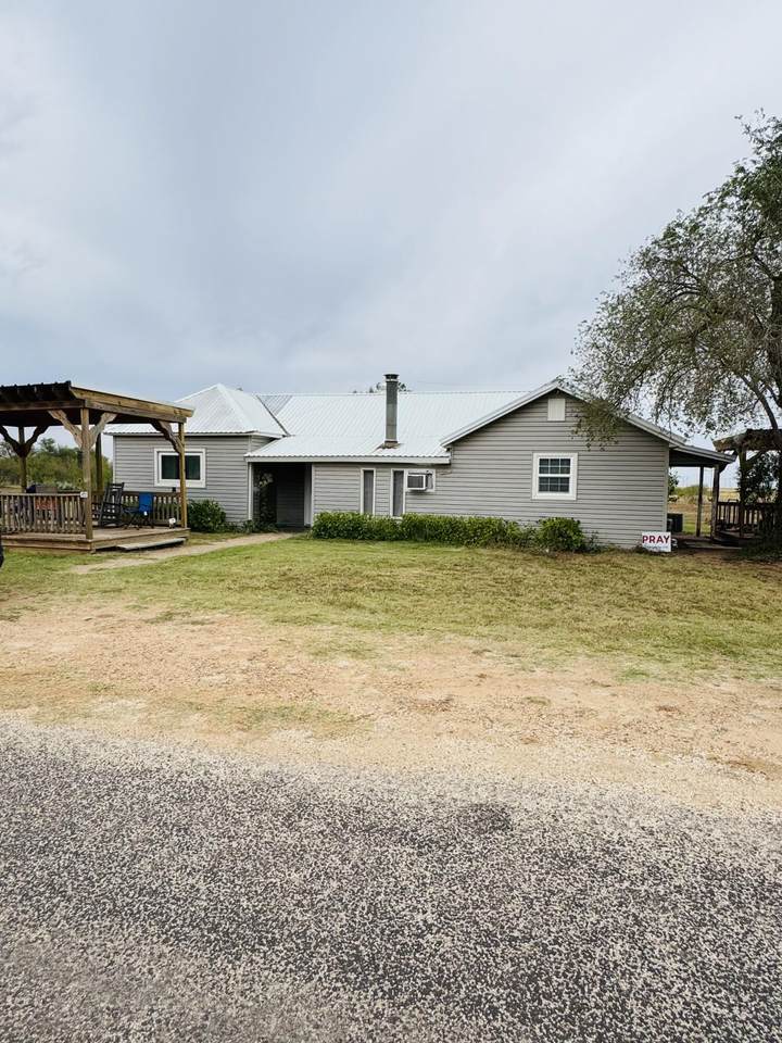 472 Goodall Avenue - Photo 1