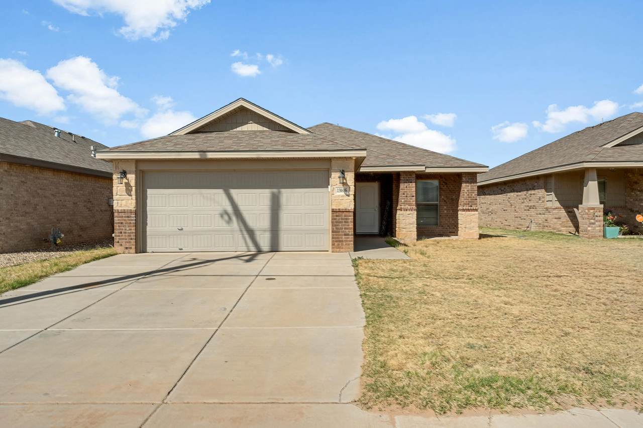 13606 Avenue U - Photo 1