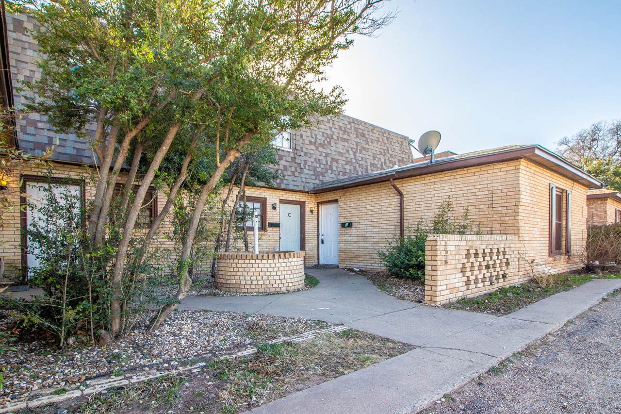 2105 49th Street - Photo 1